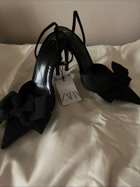 Zara Shoes - Zara Black Pointed-Toe Slingback Heels with Bow Accent